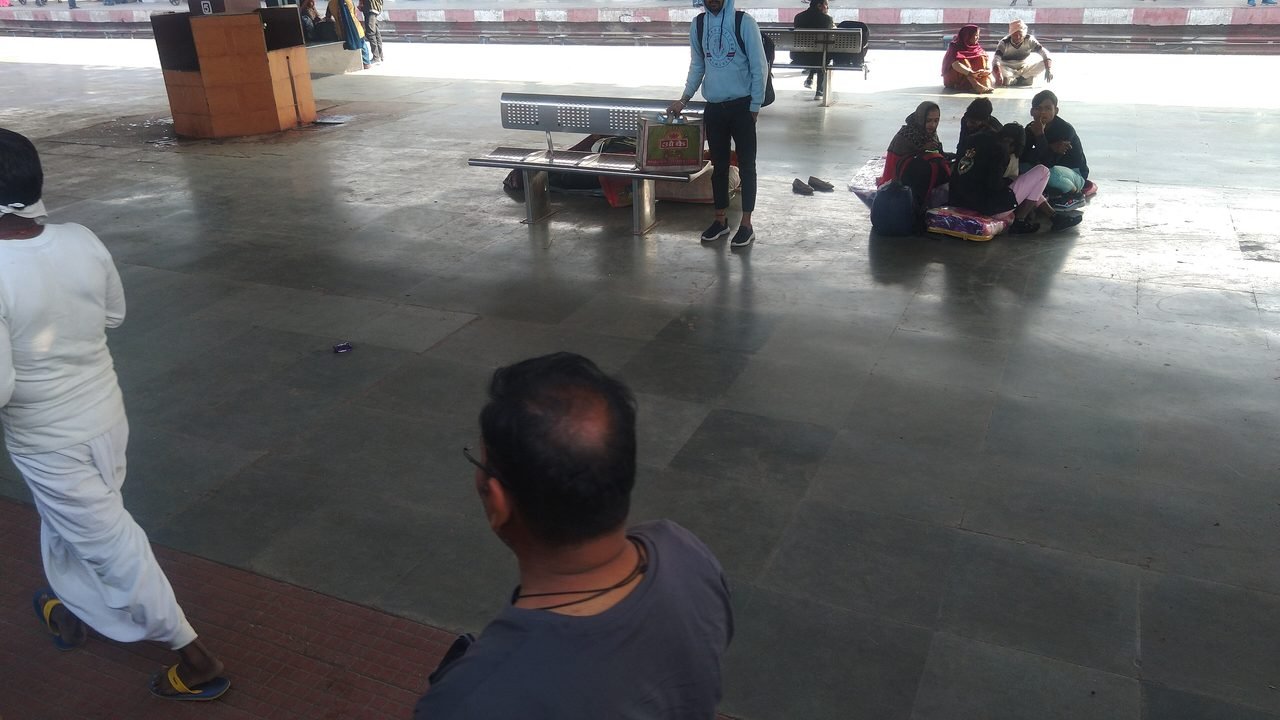 धौलपुर में यार्ड रिमॉडलिंग का काम: आगरा से गुजरने वाली 14 ट्रेनें 17 सितंबर तक प्रभावित, एक घंटे तक देरी धौलपुर में यार्ड रिमॉडलिंग का काम: आगरा से गुजरने वाली 14 ट्रेनें 17 सितंबर तक प्रभावित, एक घंटे तक देरी