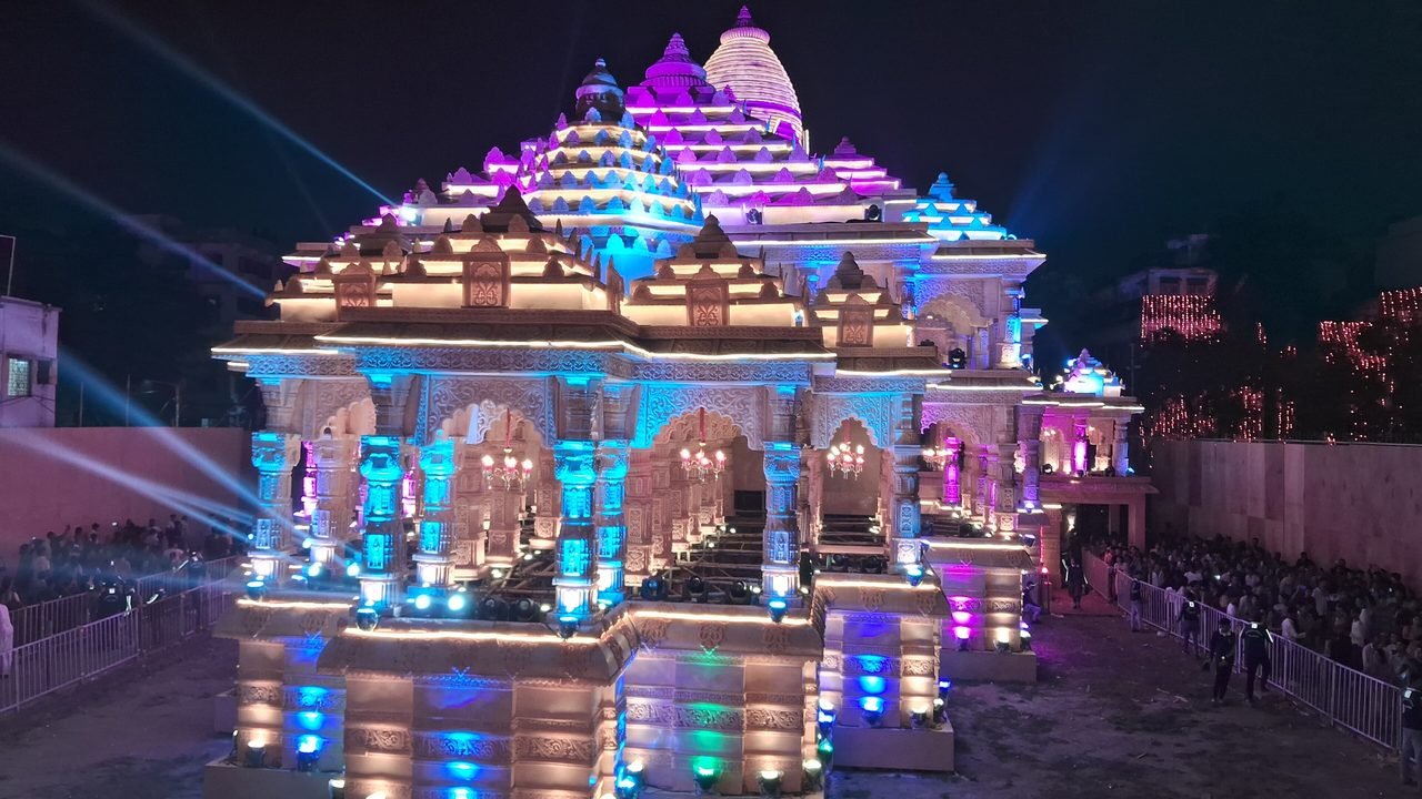 दुर्गा पूजा 2026: 10 अक्टूबर को महालया, कोलकाता में 21 अक्टूबर को सिंदूर खेला; देखें पूरा कैलेंडर दुर्गा पूजा 2026: 10 अक्टूबर को महालया, कोलकाता में 21 अक्टूबर को सिंदूर खेला; देखें पूरा कैलेंडर