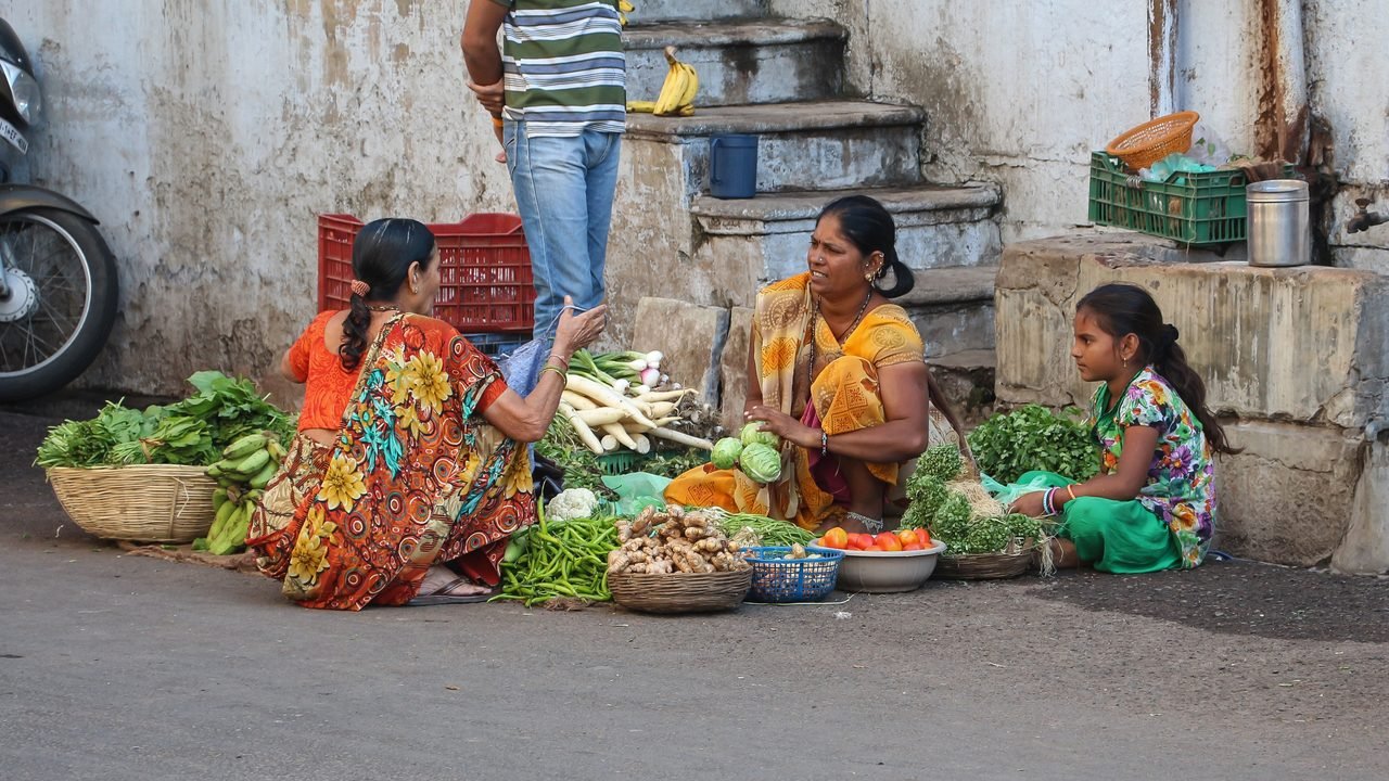 अगस्त में खुदरा महंगाई बढ़कर 4.82% पर पहुंची, अदरक-प्याज़-लहसुन के दामों ने बढ़ाई चिंता अगस्त में खुदरा महंगाई बढ़कर 4.82% पर पहुंची, अदरक-प्याज़-लहसुन के दामों ने बढ़ाई चिंता